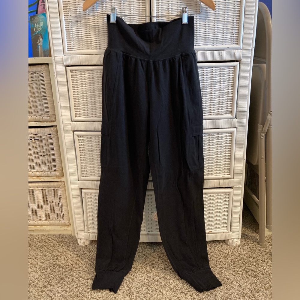 Athleta Black Salutation Cargo Jogger